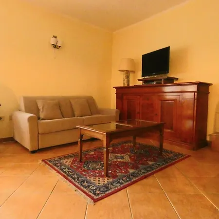 House Of Leaves * Trevi